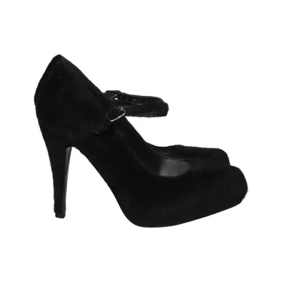 Pumps (Black) from Gloockler