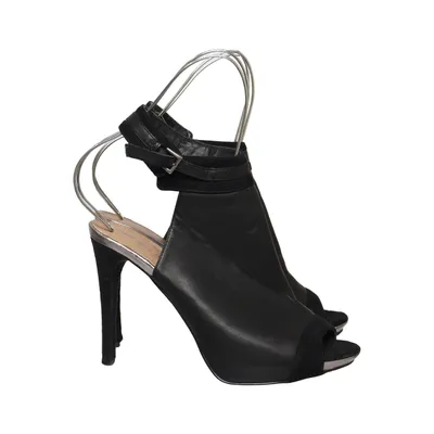 Sandales à talons hauts (Noir) de Suiteblanco
