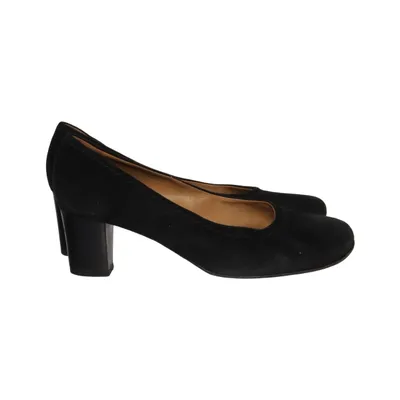 Pumps (Black) from Caiman