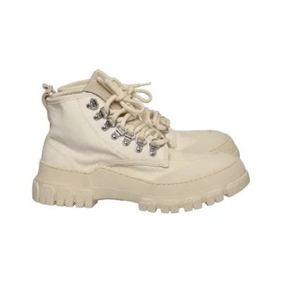 Laced boots (Beige) from Garment Project