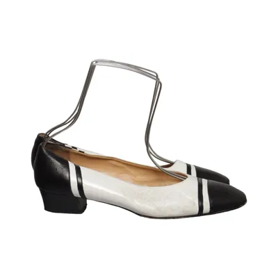 Walking shoes (White, Black) from Giusti