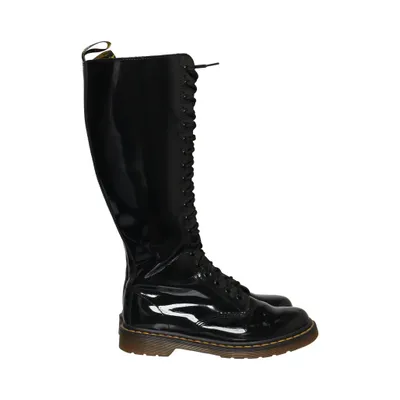 Boots (1460) from Dr. Martens