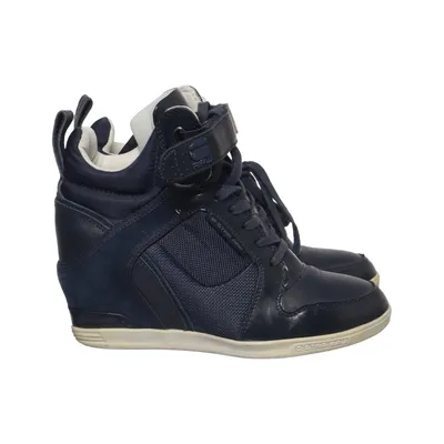 Wedges (Blue) from Gola
