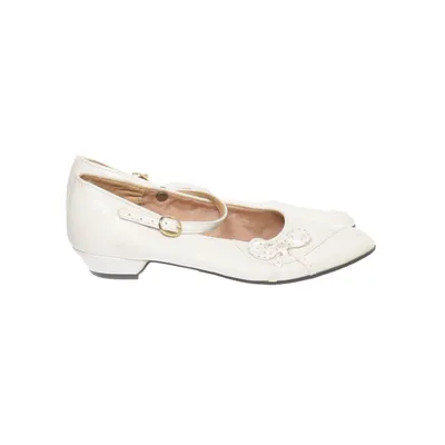 Pumps (White)