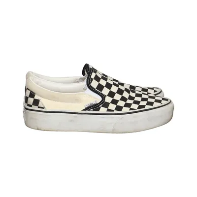 Slip-ons (Classic Slip-On Platform) from Vans
