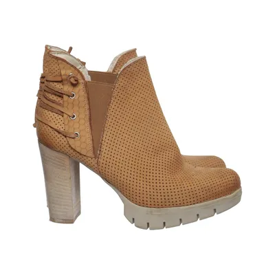 Bottes à talons (Marron) de Divine Follie