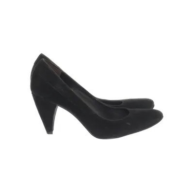 Pumps (Black) from Jerns