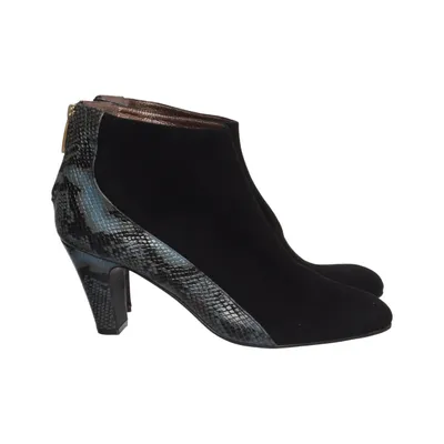 Heeled boots (Black, Gray) from Gennia