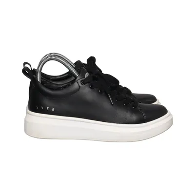 Sneakers (Black, White) from Svea