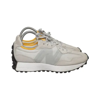 Trainingsschuhe (327) von New Balance