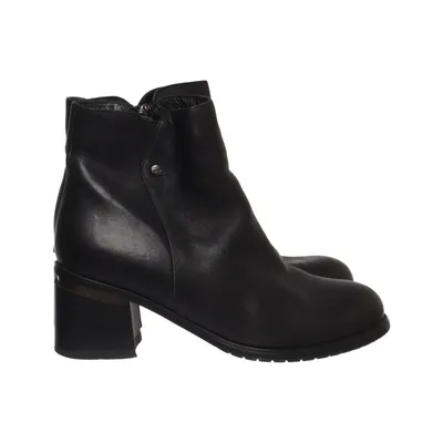 Heeled boots (Black) from Respect