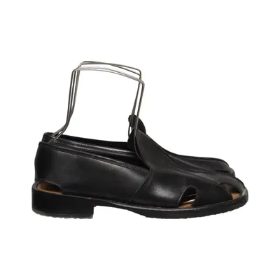 Sandals (Black) from Salamander Leather