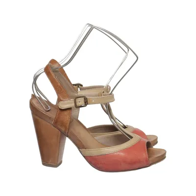 High heel sandals (Brown, Red, Beige) from Moma