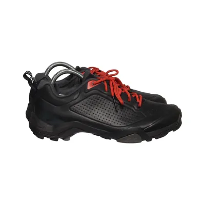 Bicycle shoes (Black, Red) from Shimano