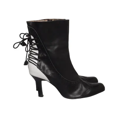 Støvletter (Sort, Hvid) fra Betsey Johnson