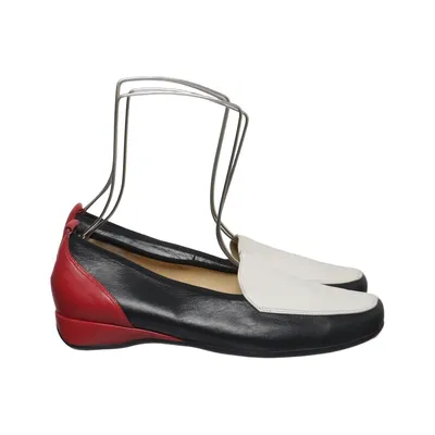 Loafers (Black, White, Red) from Hassia