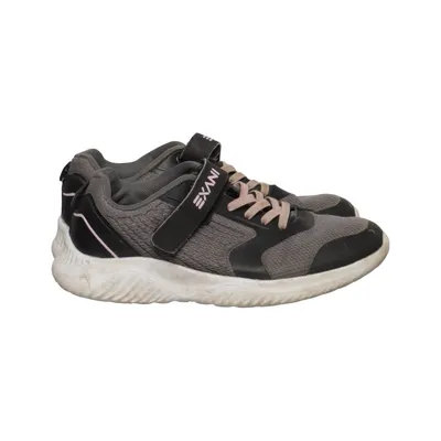Baskets (Gris, Noir, Rose) de Exani