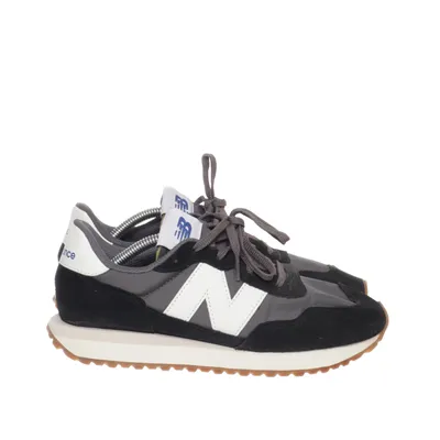 Sneakers (Svart, Grå) från New Balance