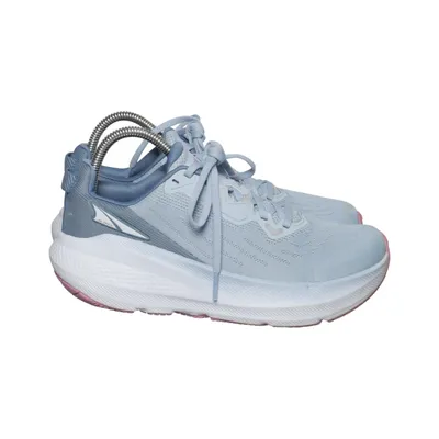 Running shoes (Provision 8) from Altra