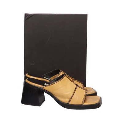 Mules (Beige, Svart) från Miista