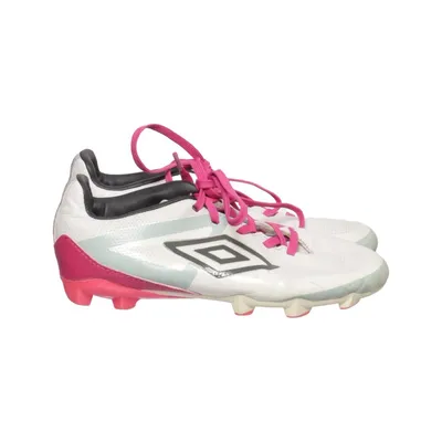 Fotbollsskor (Velocita Club HG JNR) från Umbro