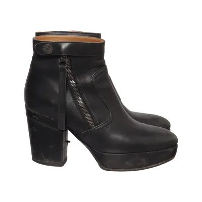 Stövletter (Svart) från Acne Studios Skinn