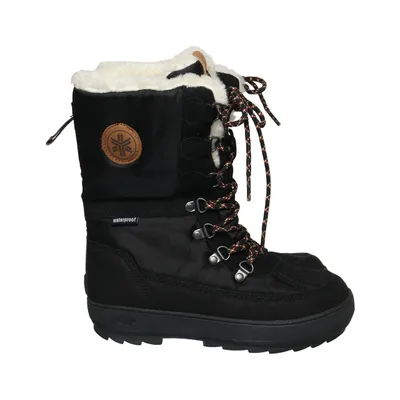 Schnürstiefel (Schwarz) von Áhkká
