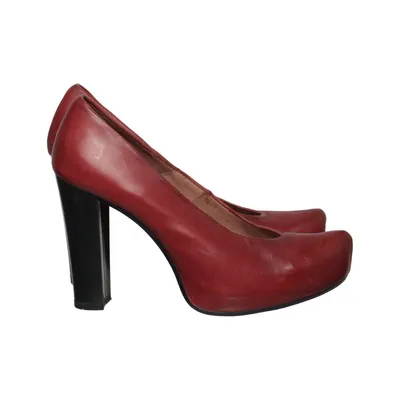 Pumps (Red) from Hispanitas