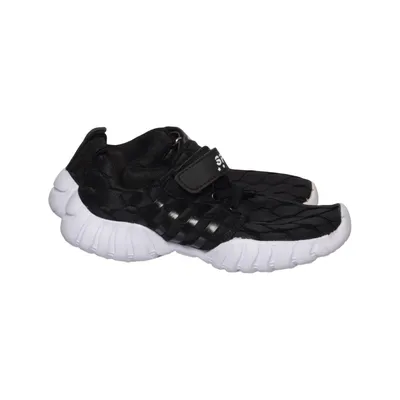 Sneakers (Black) from Sport