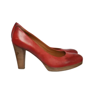 Pumps (Red) from Maripe