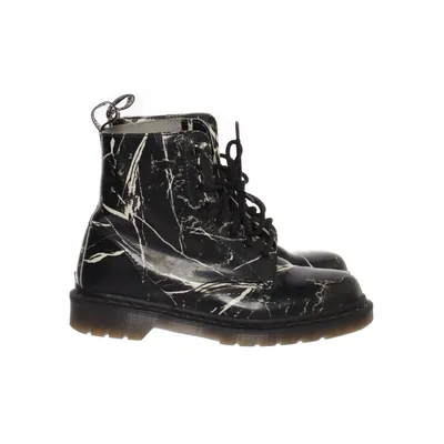 Laced boots (Black, White, Gray) from Dr. Martens