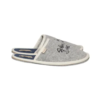 Chaussons (Gris, Bleu, Multicolore) de Adelheid Laine