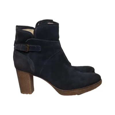 Heeled boots (MANAS) from Manas