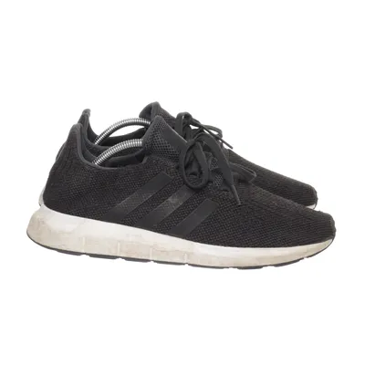Sneakers (Swift Run) från Adidas