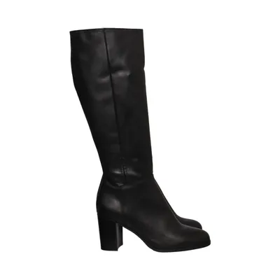 Boots (Black) from Manfield
