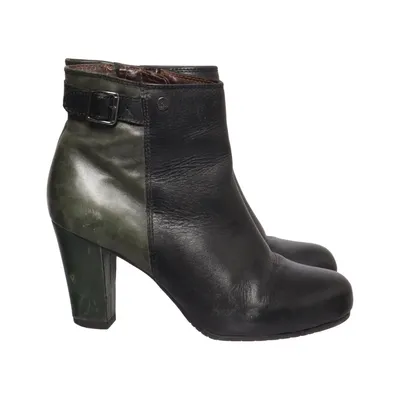 Heeled boots (Black) from No Stress