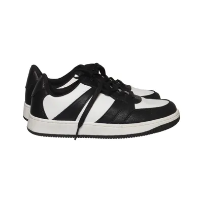 Sneakers (Black, White) from Xit Faux leather