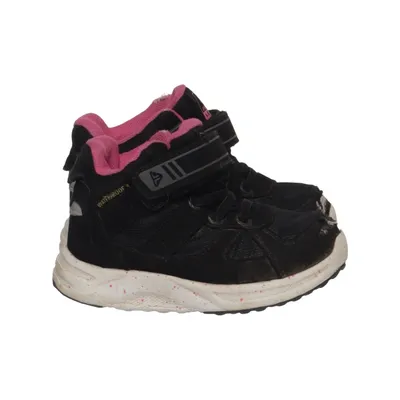 Schnürstiefel (Schwarz) von Junior League
