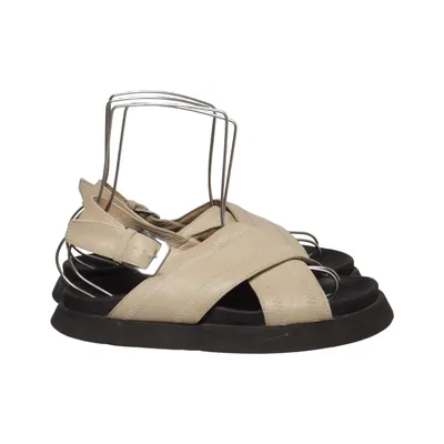 Sandals (Beige, Black) from Garment Project