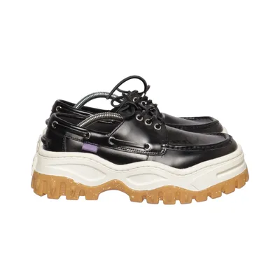 Segelschuhe (Schwarz, Weiß, Braun) von Eytys