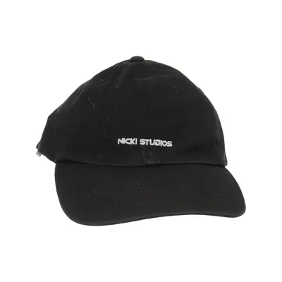 Casquette de baseball (Noir) de Nicki Studios x Gina Tricot