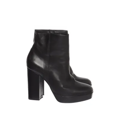 Bottes à talons (Noir) de Sacha Iconic
