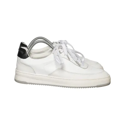 Baskets (Blanc, Noir) de Filling Pieces
