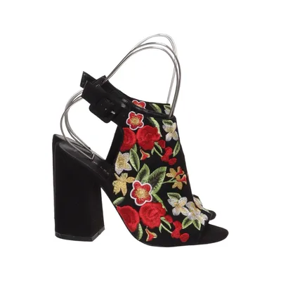 Stövletter (Svart, Röd, Flerfärgad) från New Look