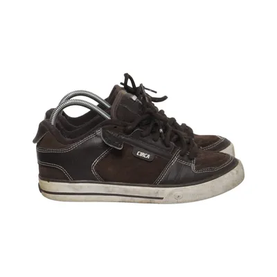 Sneakers (Prmkvlc) from C1rca Leather