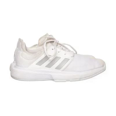Sneakers (Courtjam Bounce) fra Adidas