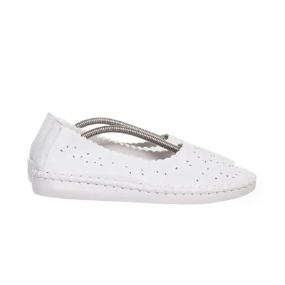 Walking shoes (White) from Duffy