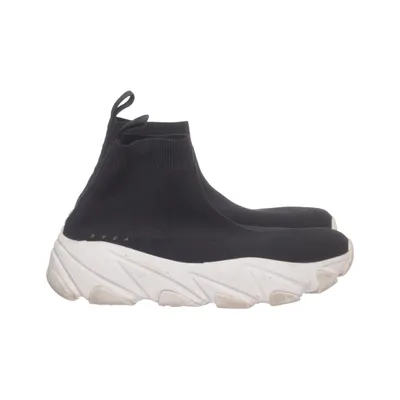 Slip-ons (Black, White) from Svea