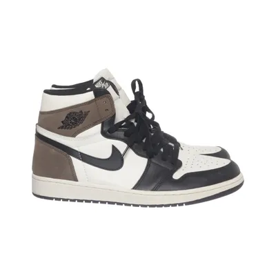 Chaussures de basketball (Noir, Blanc, Marron) de Nike Air