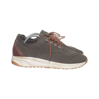 Trainers (Green, Brown) from Iguassu